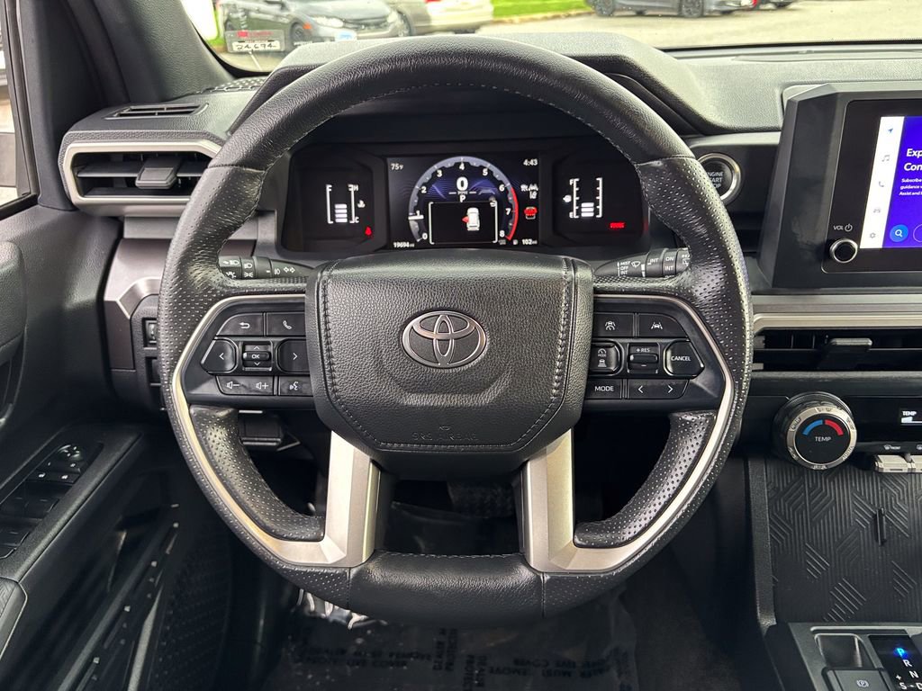 Certified 2025 Toyota 4Runner SR5 image 30