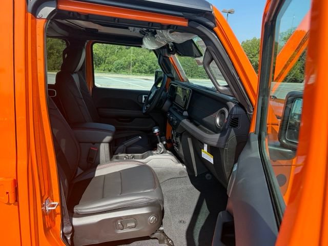 New 2026 Jeep Wrangler Unlimited Rubicon w/ Safety Group AWD/4WD image 30