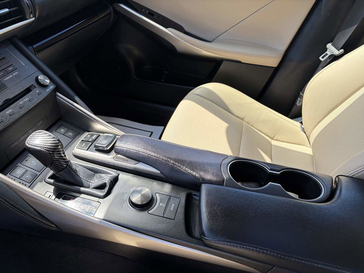 Used 2019 Lexus IS 300 AWD image 14