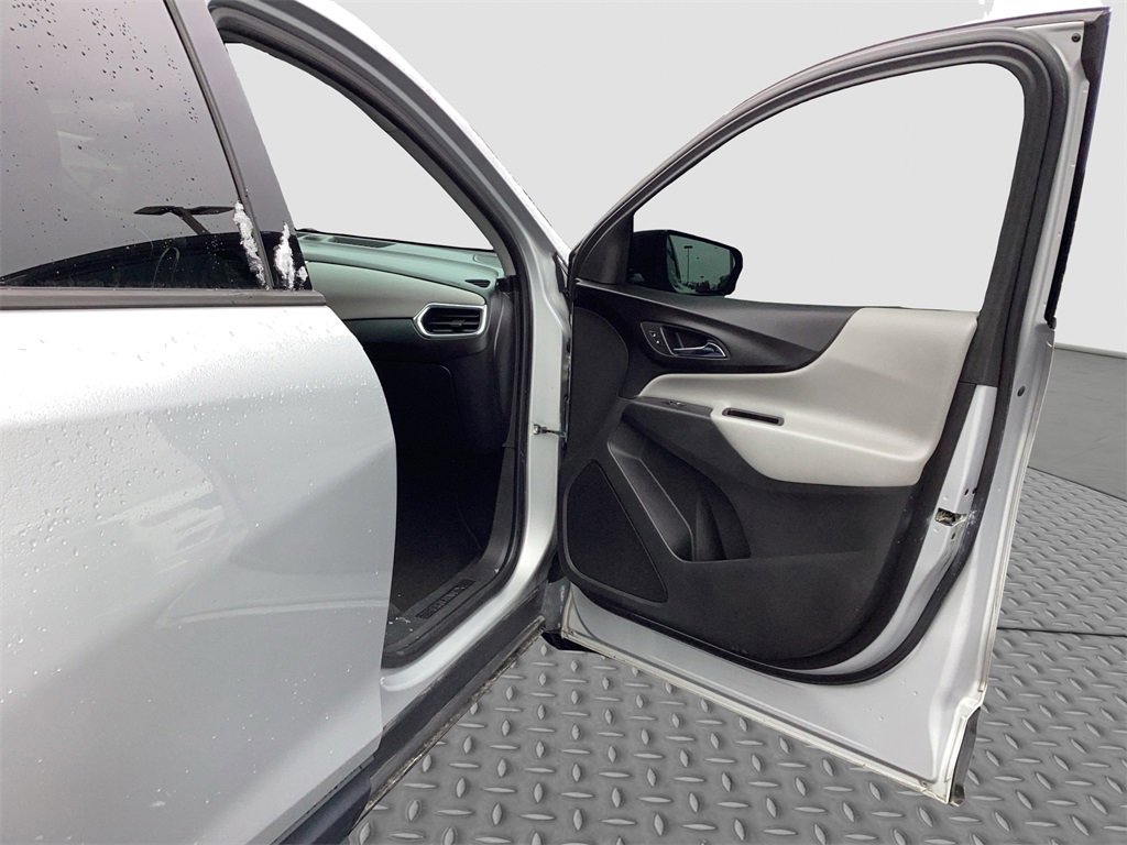 Used 2018 Chevrolet Equinox LS image 17