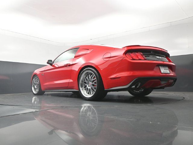 Used 2016 Ford Mustang GT Premium w/ Equipment Group 401A RWD image 28
