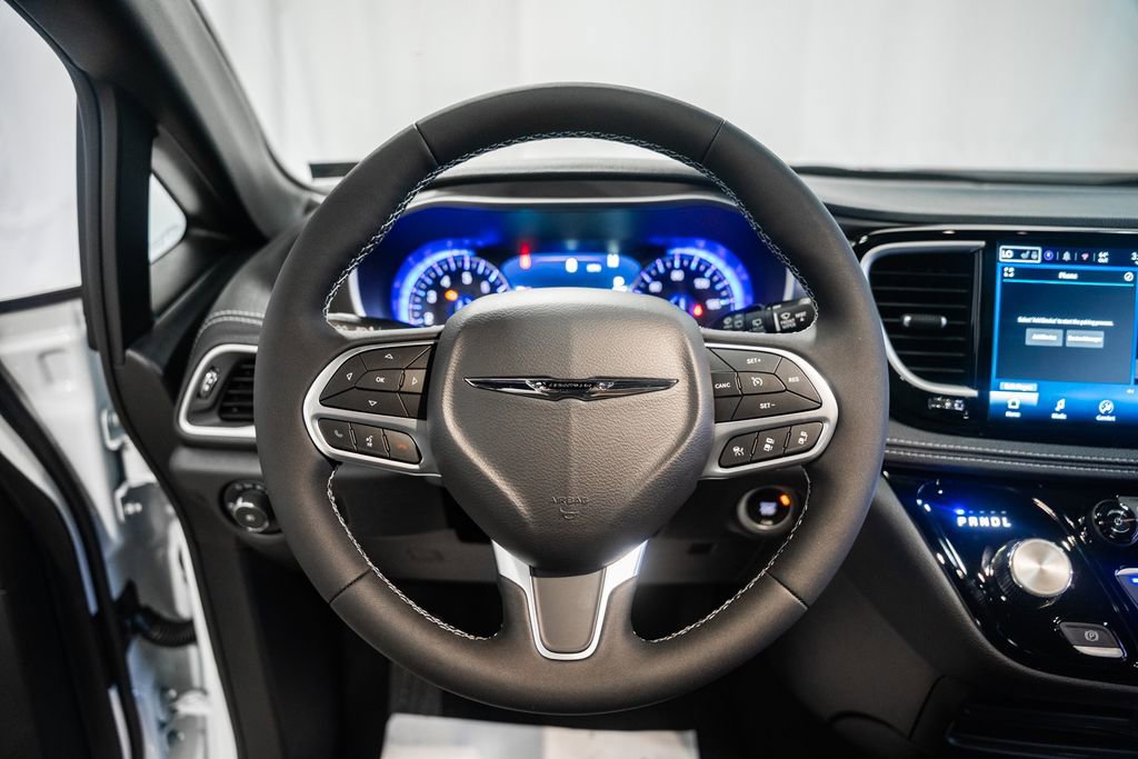 New 2026 Chrysler Pacifica Select image 27