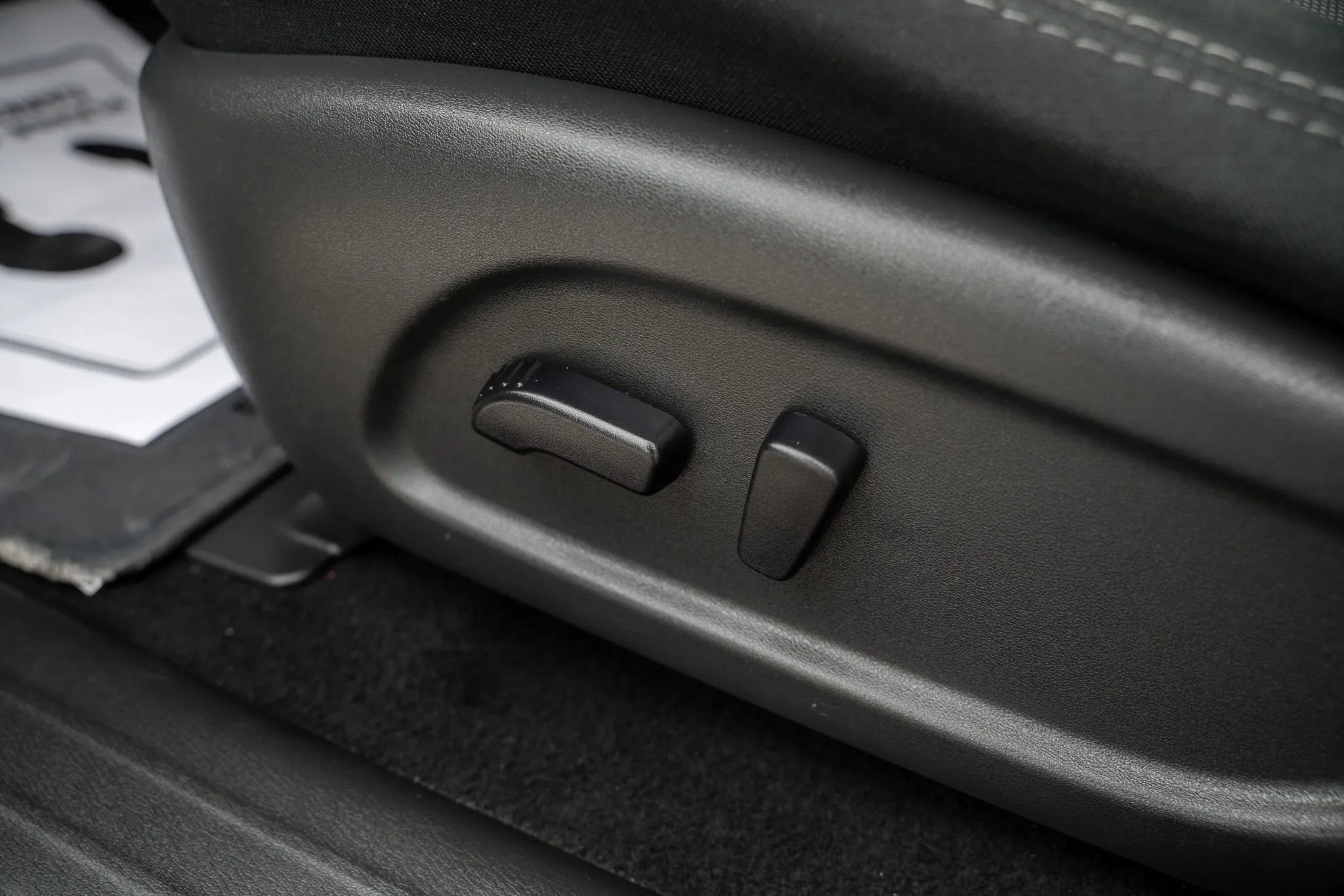 Used 2019 Nissan Pathfinder SV image 17