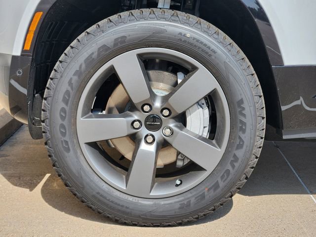 New 2026 Land Rover Defender 110 X-Dynamic SE AWD/4WD image 7