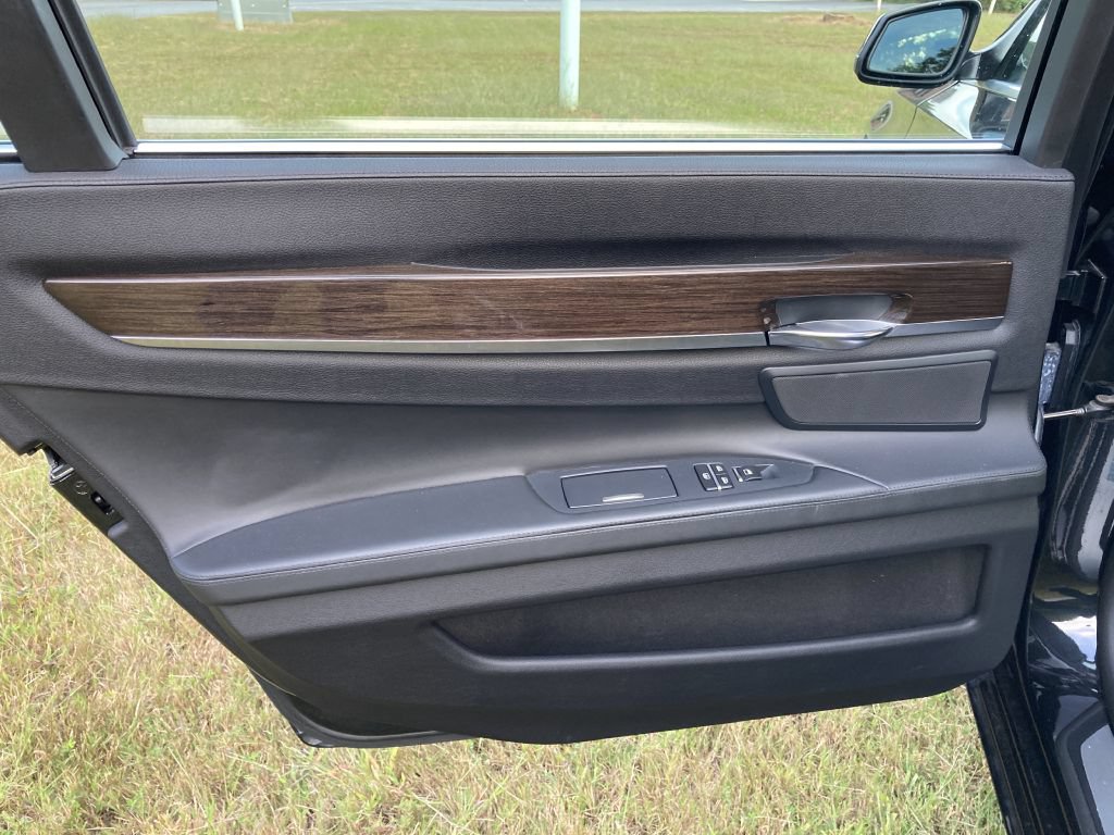 Used 2011 BMW 750Li xDrive AWD/4WD image 14