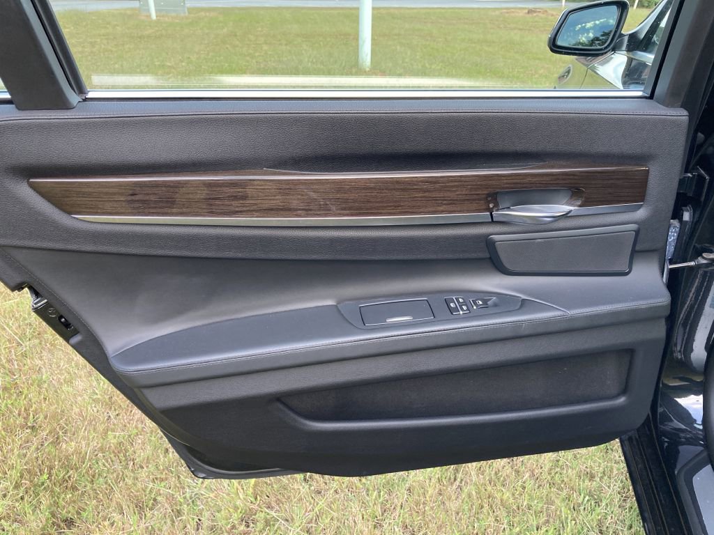 Used 2011 BMW 750Li xDrive image 14