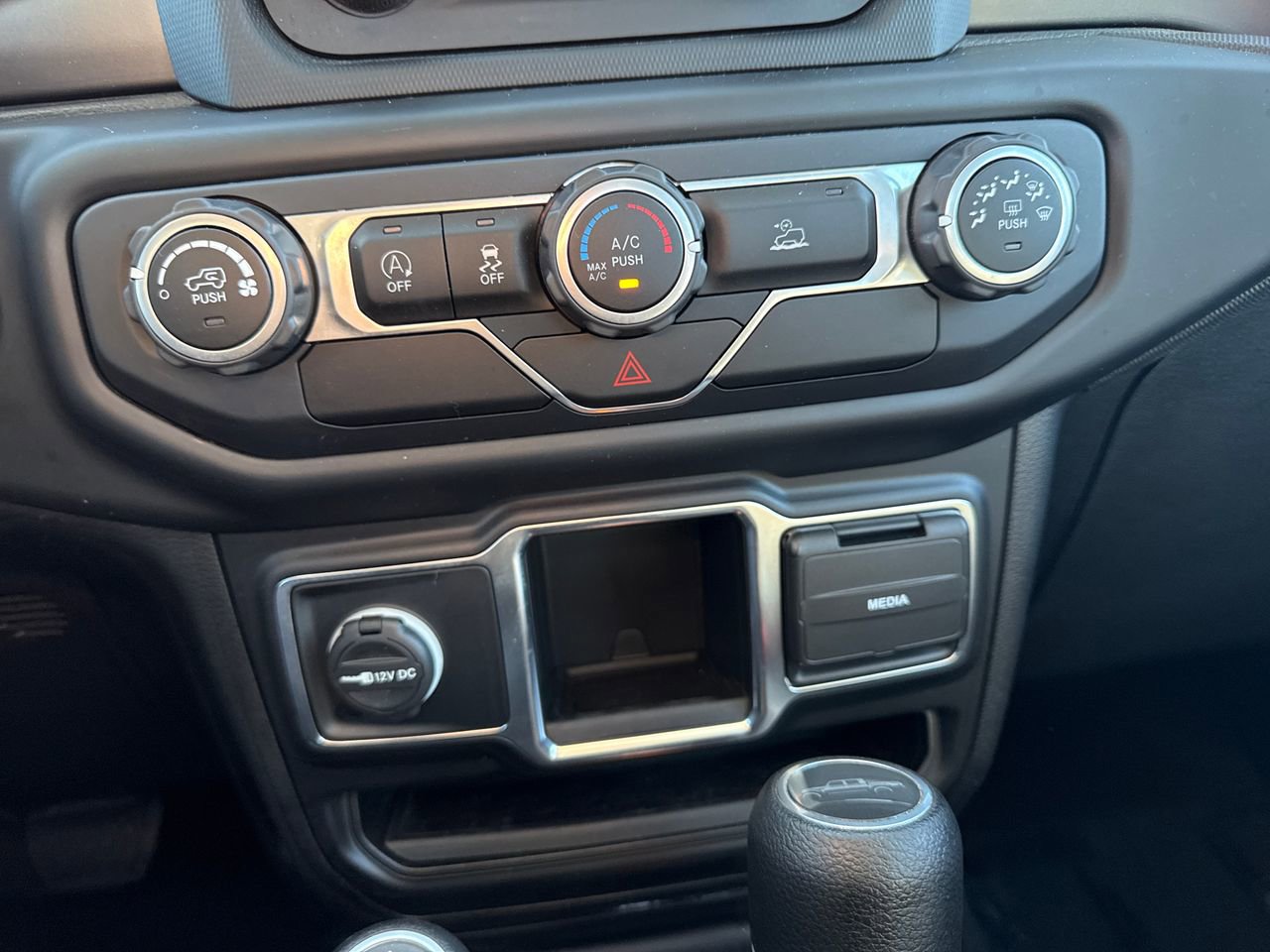 Used 2020 Jeep Gladiator Sport image 20