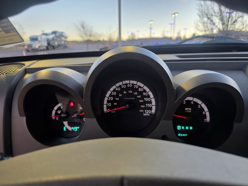 Used 2007 Dodge Nitro SXT image 12