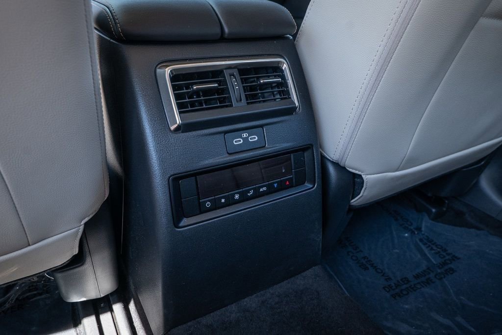 Used 2025 MAZDA CX-70 Plug-In Hybrid w/ Premium Pkg image 23