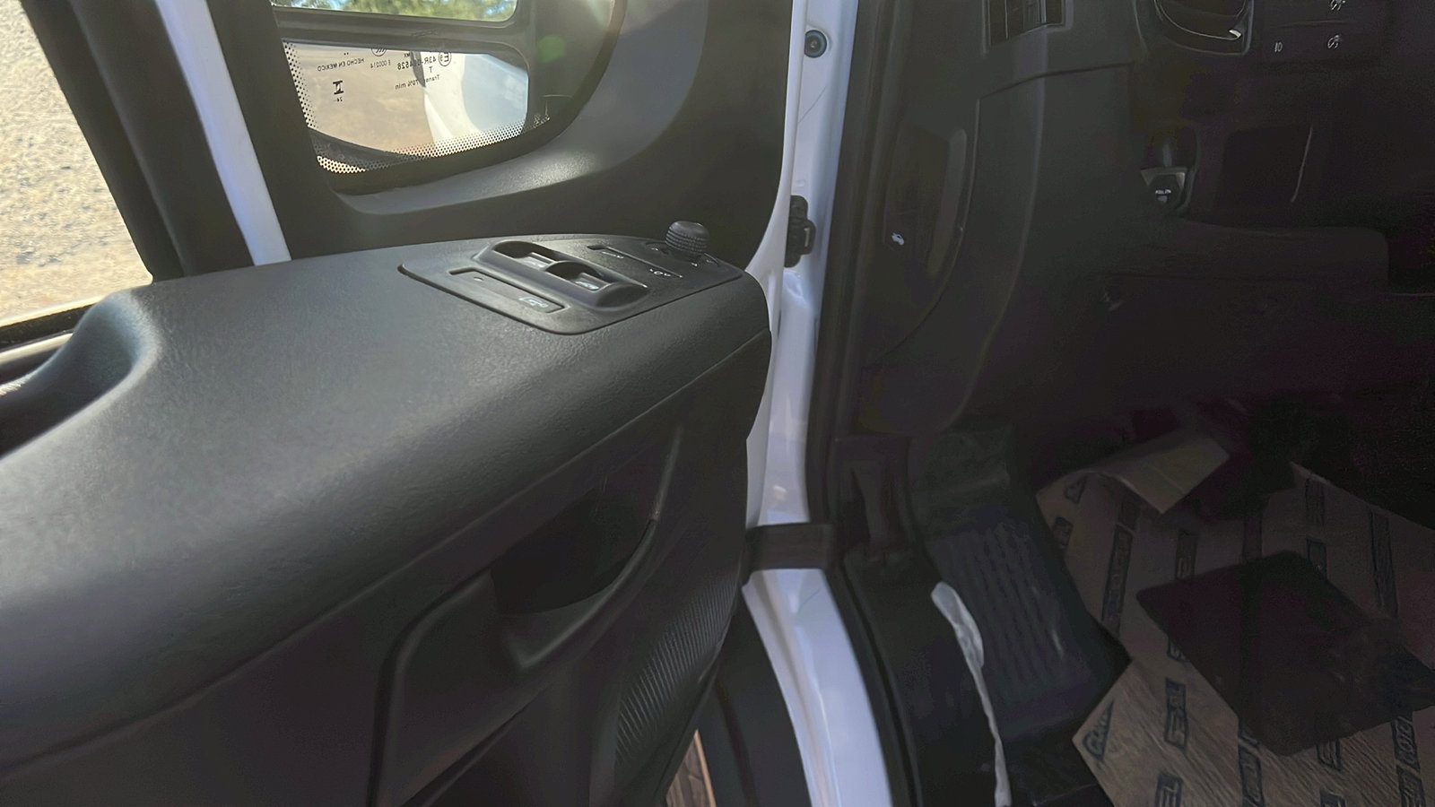 New 2025 RAM ProMaster 1500 w/ Safety Group FWD image 16