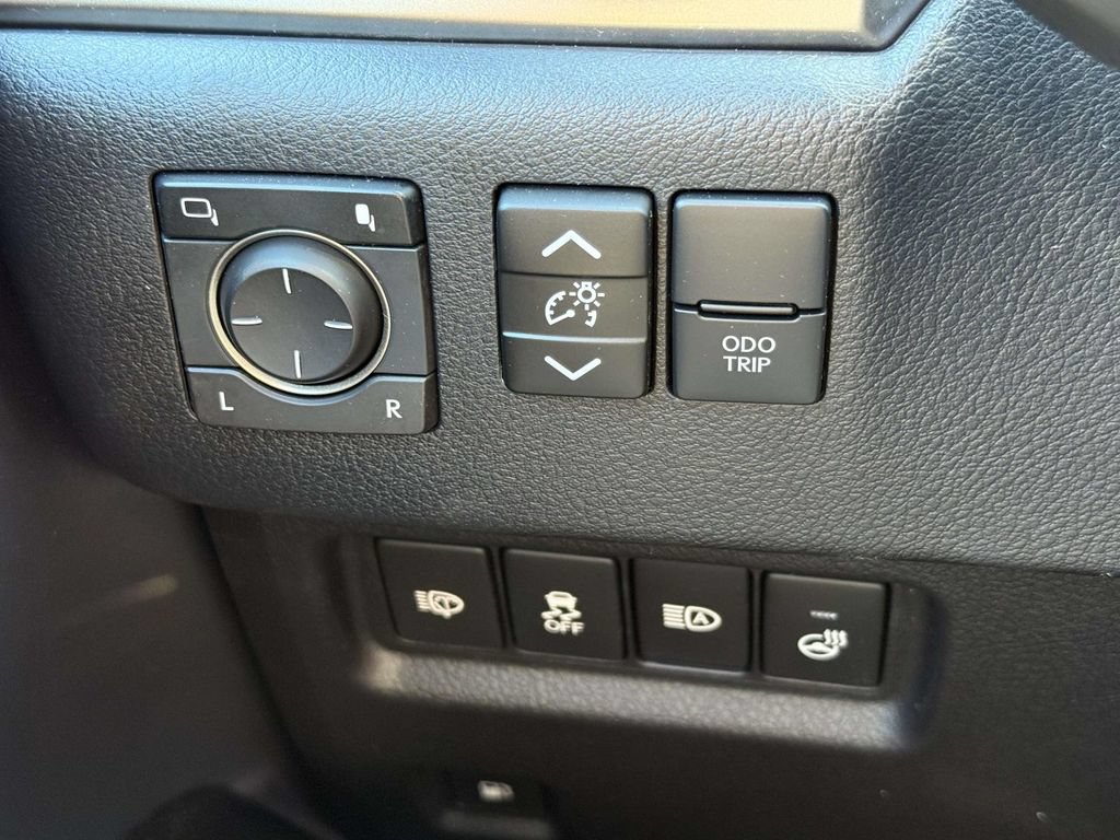 Used 2023 Lexus GX 460 Premium w/ Premium Package AWD/4WD image 25