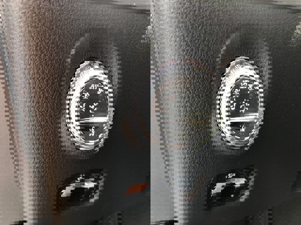 Certified 2023 Mercedes-Benz C 300 4MATIC Sedan image 14