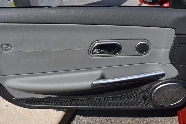 Used 2005 Chrysler Crossfire Limited RWD image 17