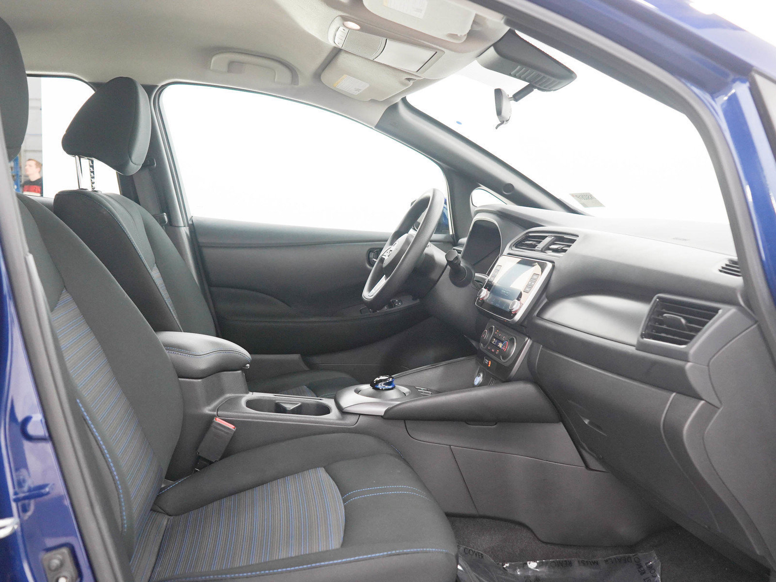Used 2025 Nissan Leaf S FWD image 11