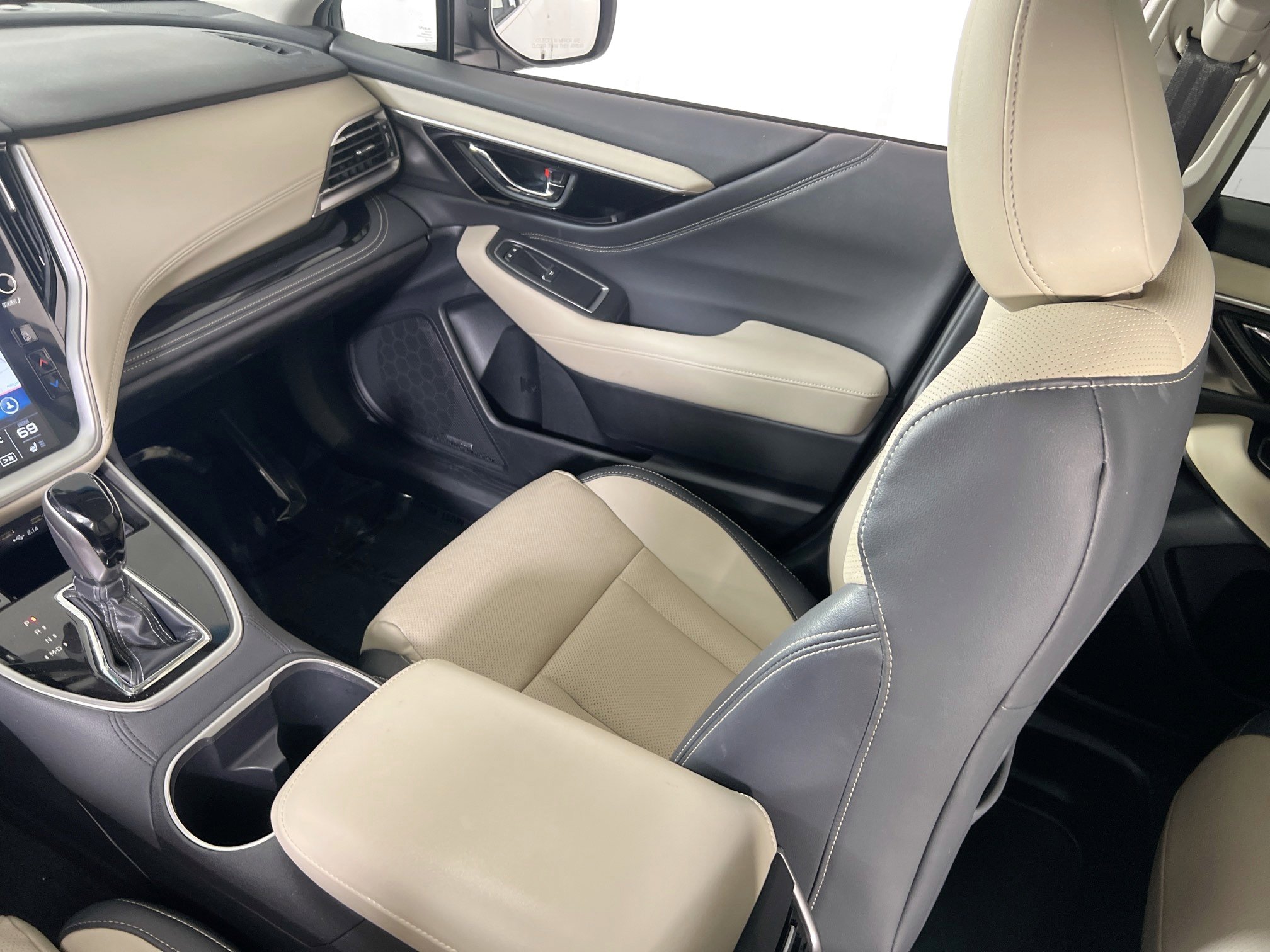 Used 2022 Subaru Outback Limited image 25