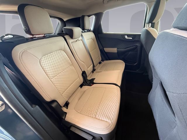Used 2020 Ford Escape SE image 18