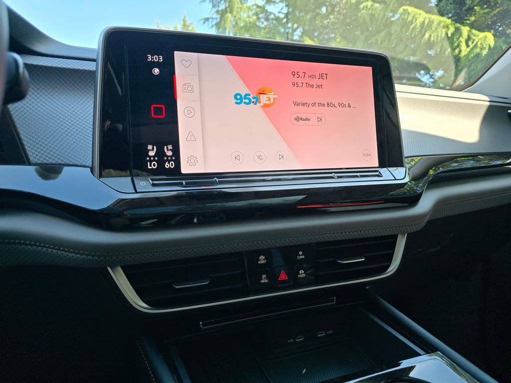 Used 2025 Volkswagen Atlas Peak Edition SE AWD/4WD image 19