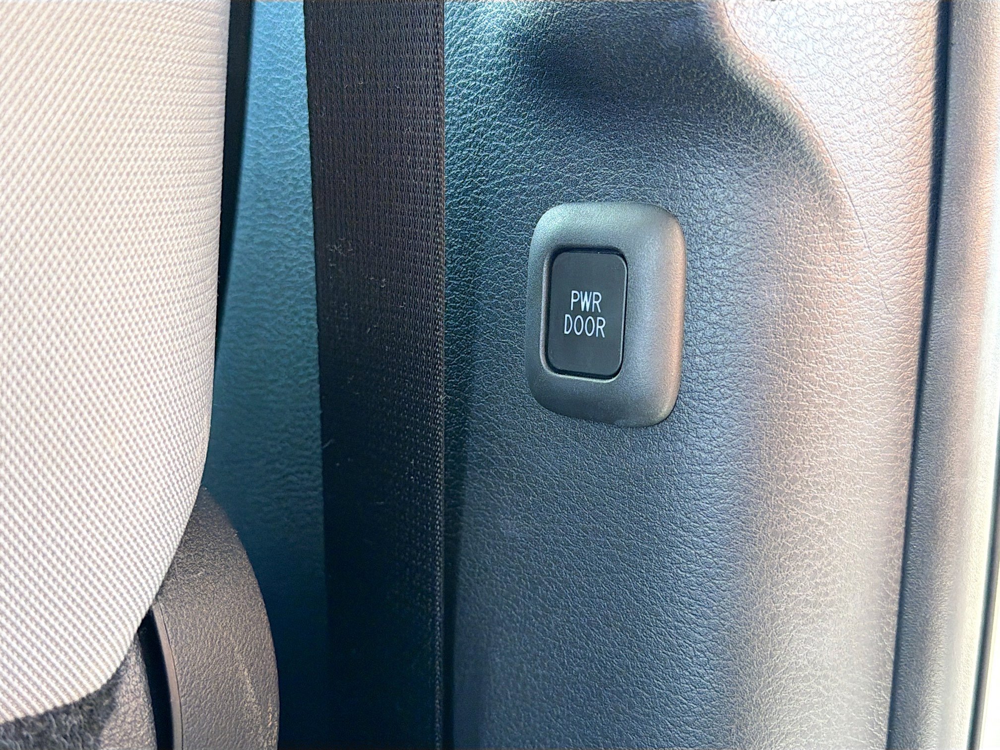 Certified 2026 Toyota Sienna LE FWD image 21