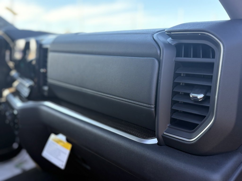 New 2026 Chevrolet Silverado 1500 LT Trail Boss w/ LPO, Dark Essentials Package image 15