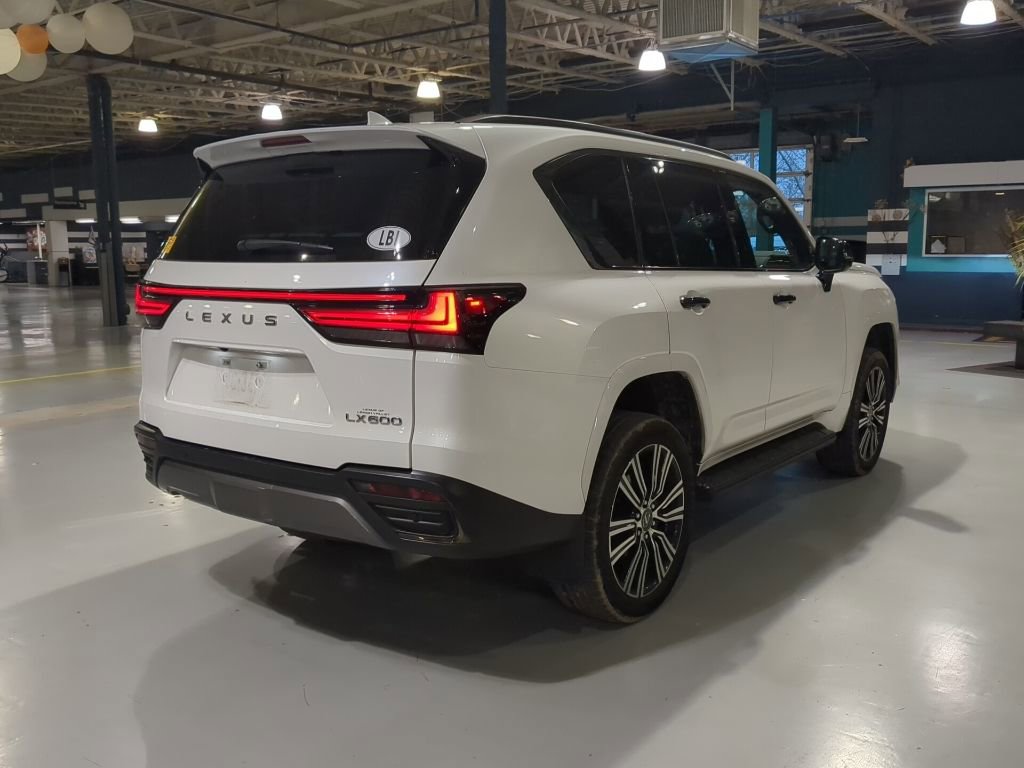 Used 2024 Lexus LX 600 4WD w/ Appearance Package image 7