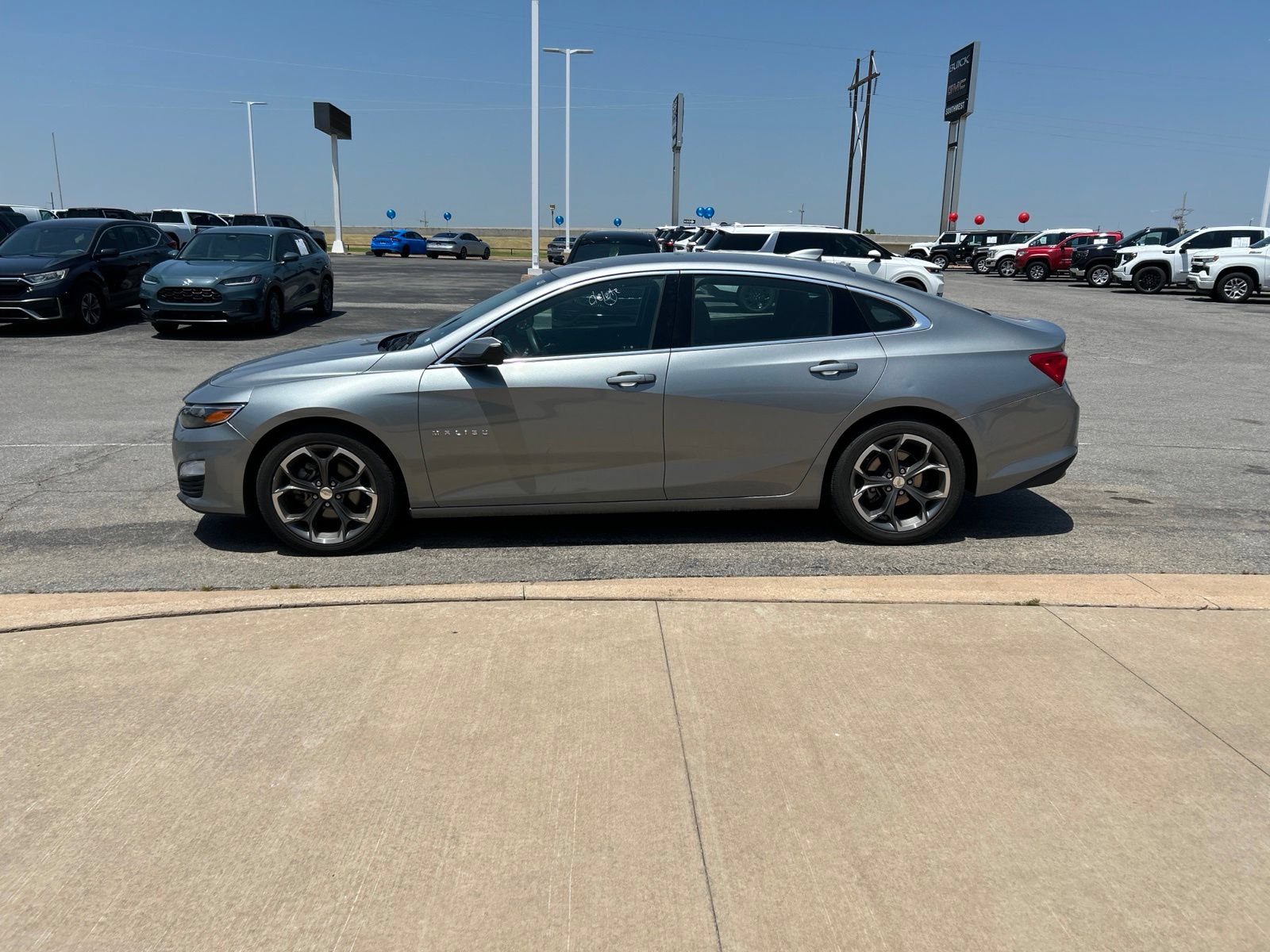 Used 2024 Chevrolet Malibu LT FWD image 8