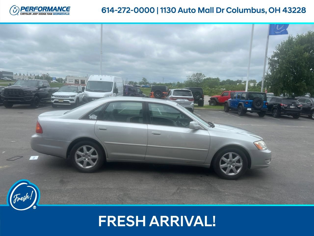 Used 2002 Toyota Avalon XLS FWD image 3