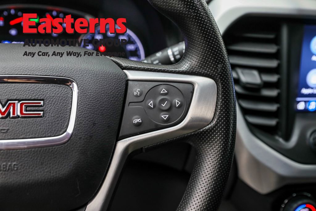 Used 2022 GMC Acadia SLE image 16