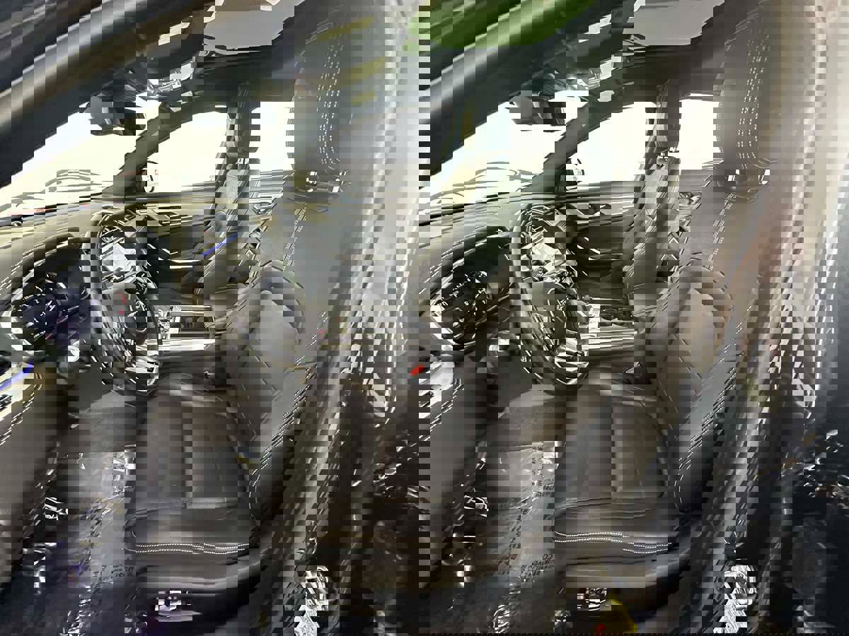 Used 2022 Jaguar XF R-Dynamic SE image 17