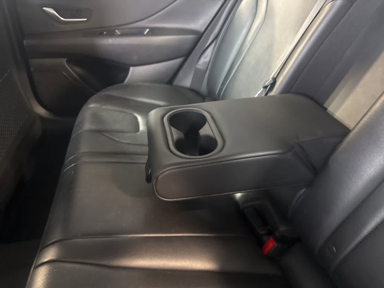 Used 2024 Hyundai Elantra Limited FWD image 17