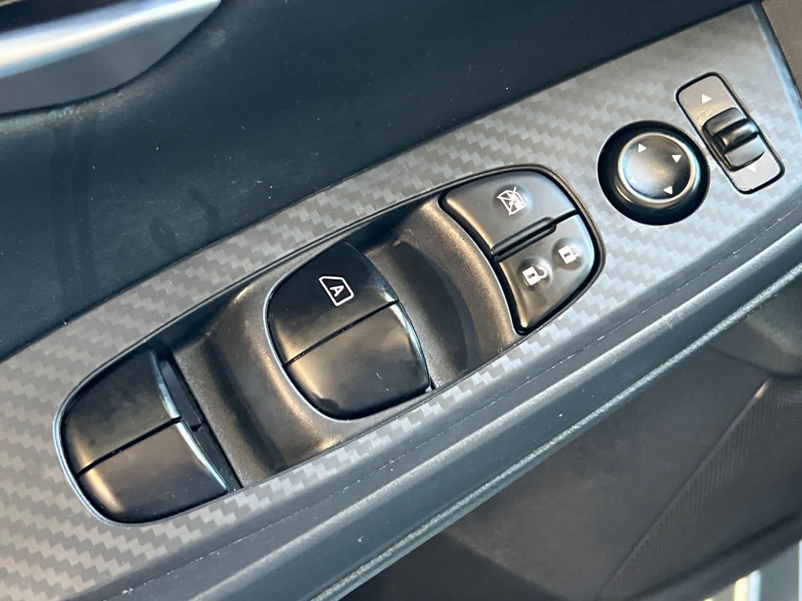 Used 2025 Nissan Sentra SV FWD image 14