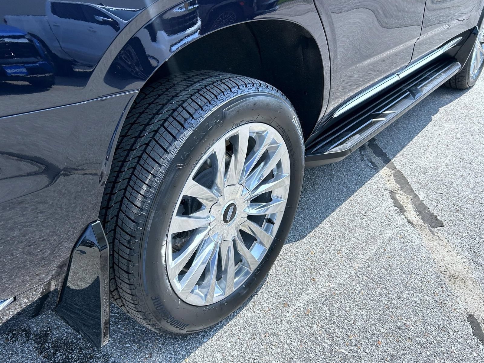 Certified 2023 Cadillac Escalade Premium Luxury AWD/4WD image 12