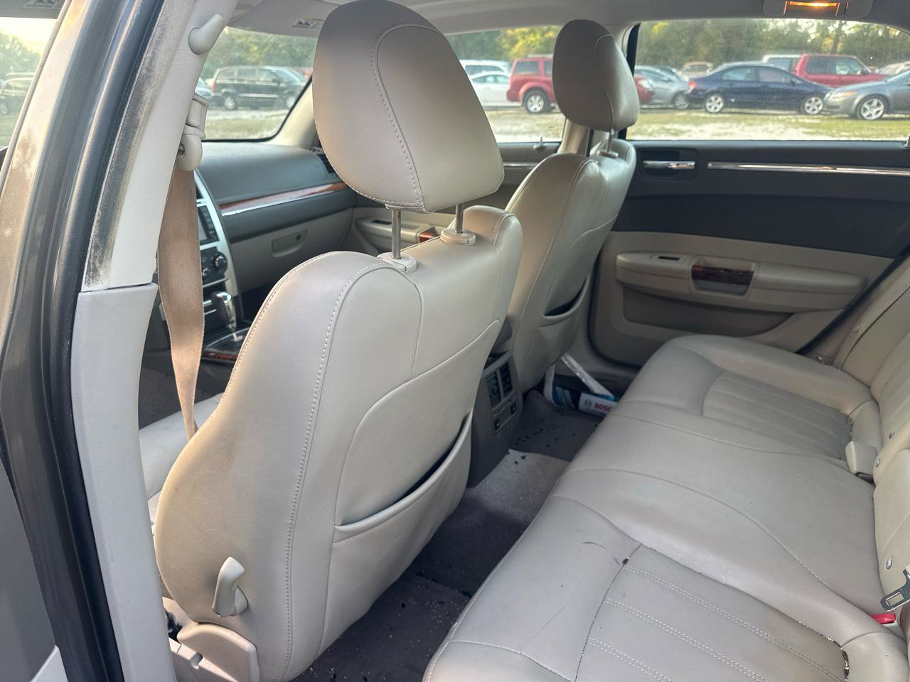 Used 2010 Chrysler 300 C w/ Luxury Group II RWD image 8