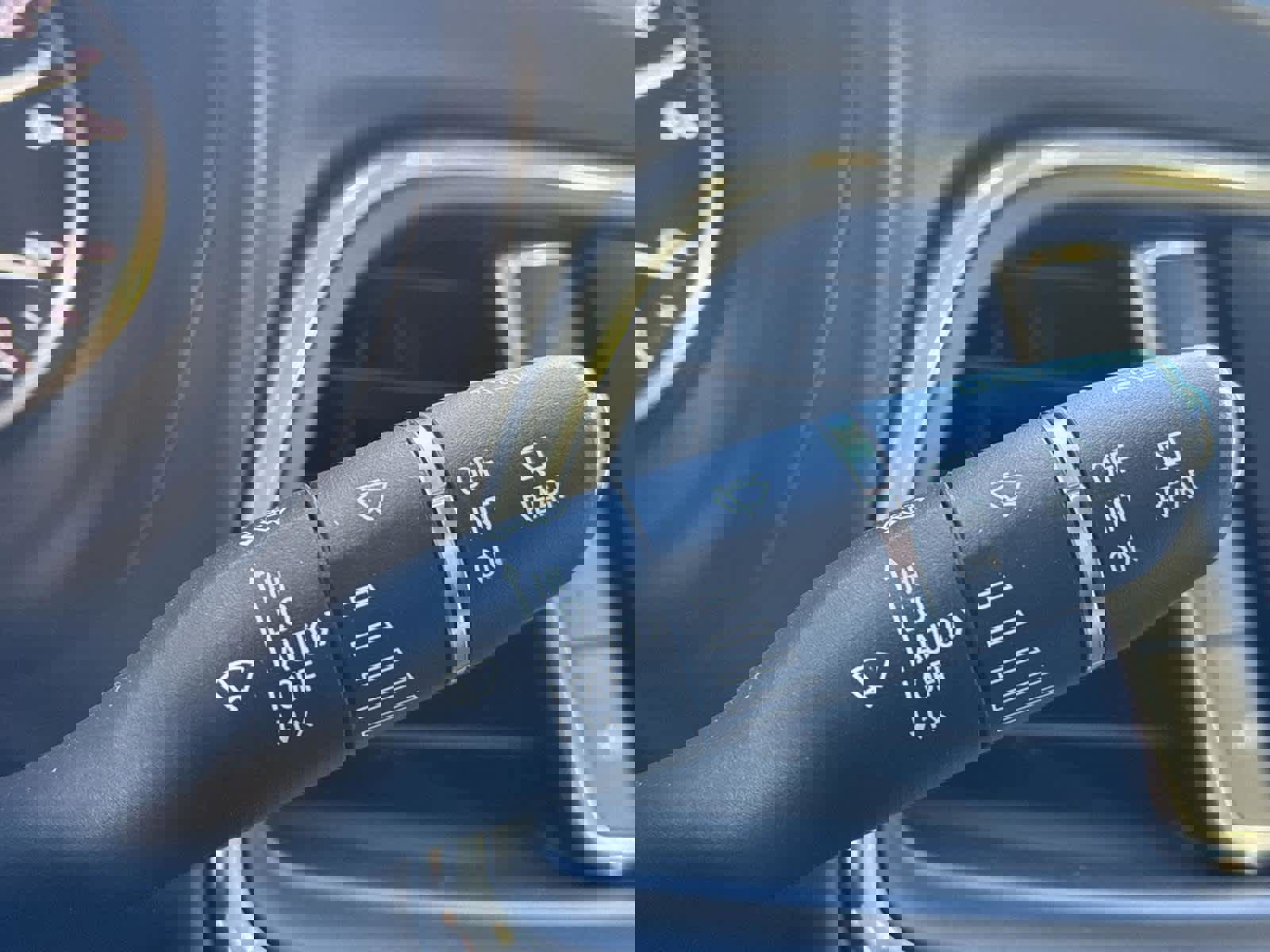 Used 2022 Buick Enclave Avenir w/ Avenir Technology Package image 28