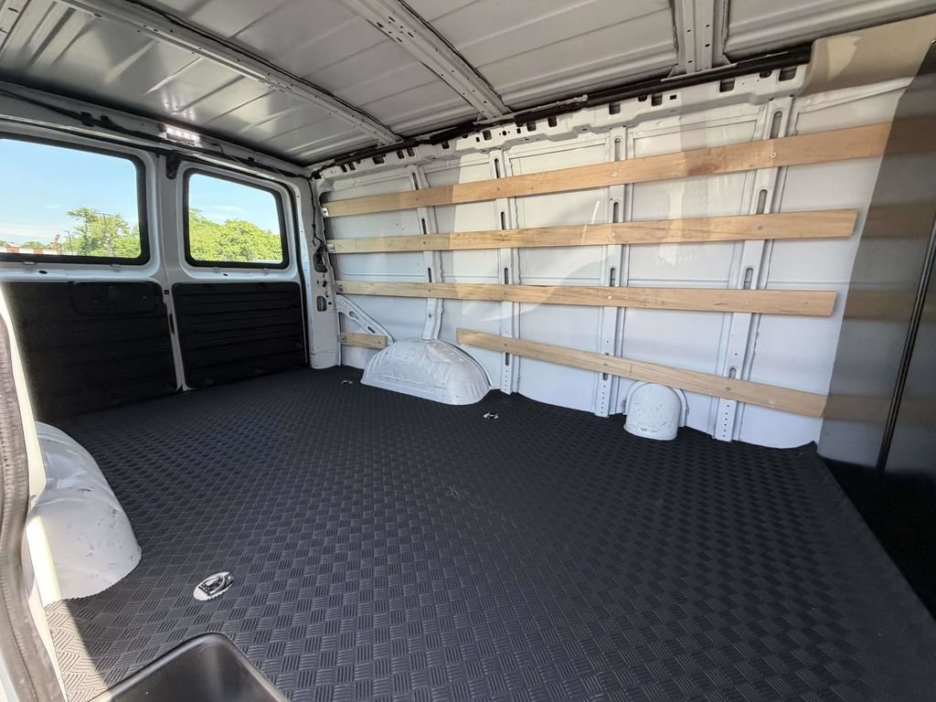 Used 2025 Chevrolet Express 2500 w/ Driver Convenience Package RWD image 15