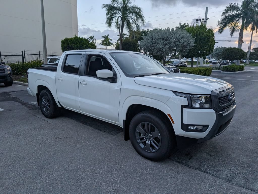 New 2025 Nissan Frontier SV w/ SV Convenience Package RWD image 2