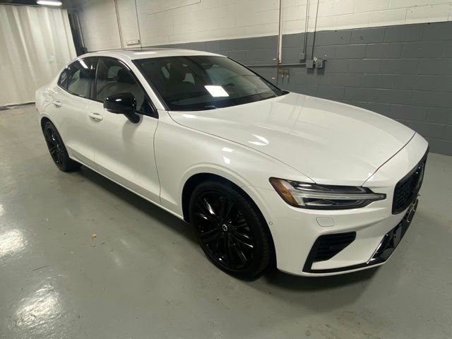 Used 2024 Volvo S60 T8 Ultimate image 4