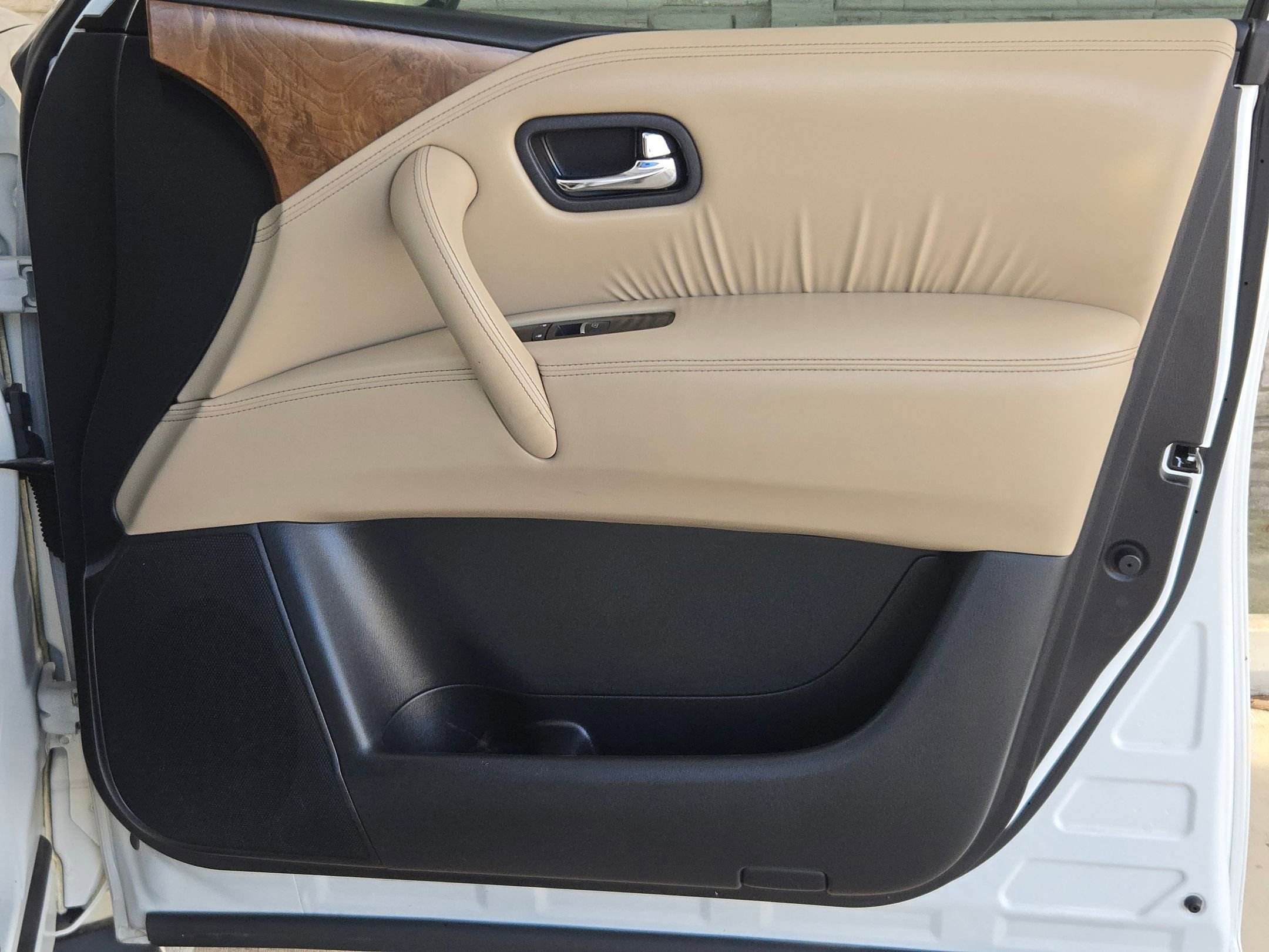 Used 2023 Nissan Armada SL w/ Cargo Package image 34