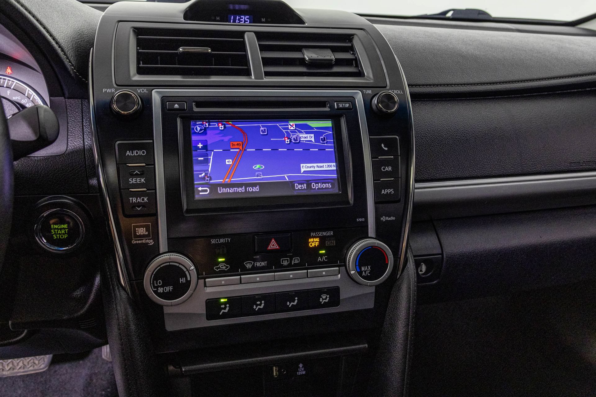 Used 2012 Toyota Camry SE w/ Leather Pkg FWD image 28