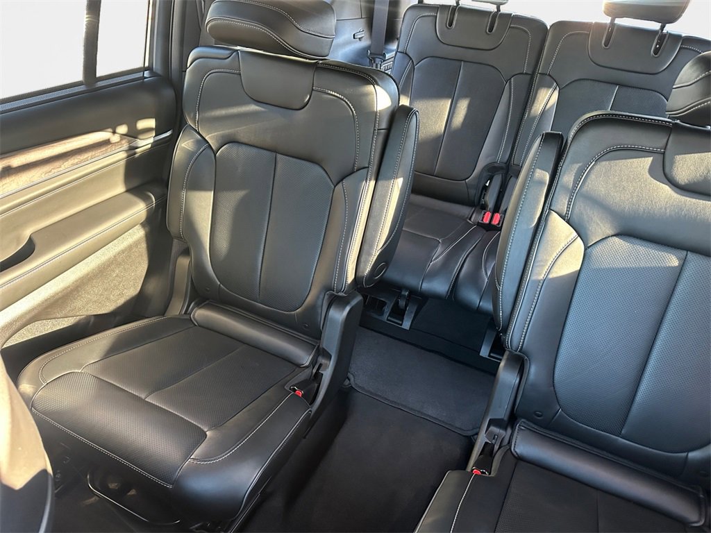 Used 2025 Jeep Grand Cherokee L Overland w/ Advanced Protech Group III image 9