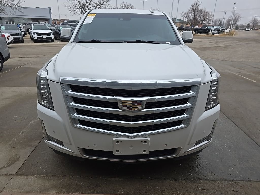 Used 2019 Cadillac Escalade ESV Premium Luxury image 2