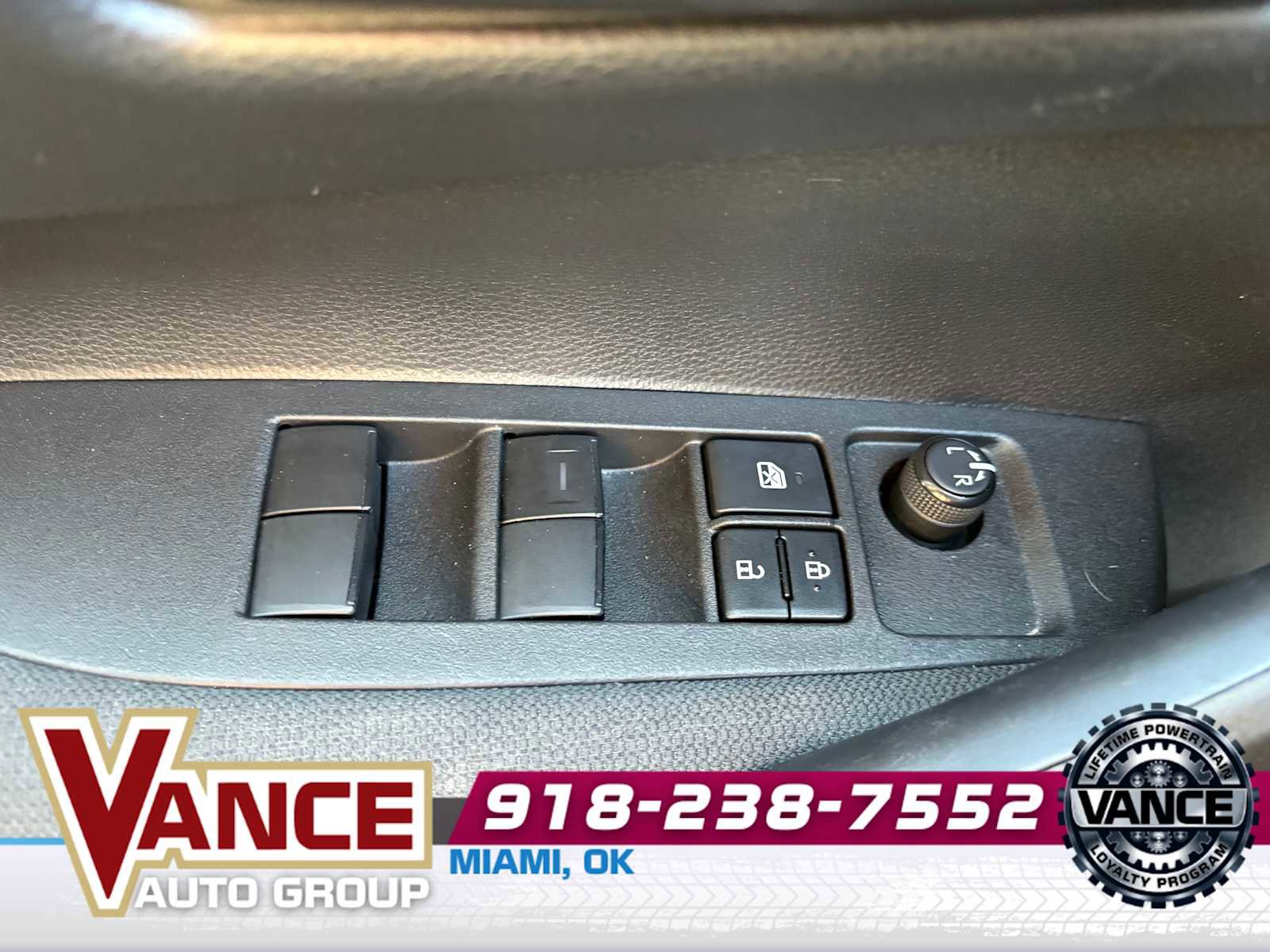 Used 2022 Toyota Corolla LE image 29