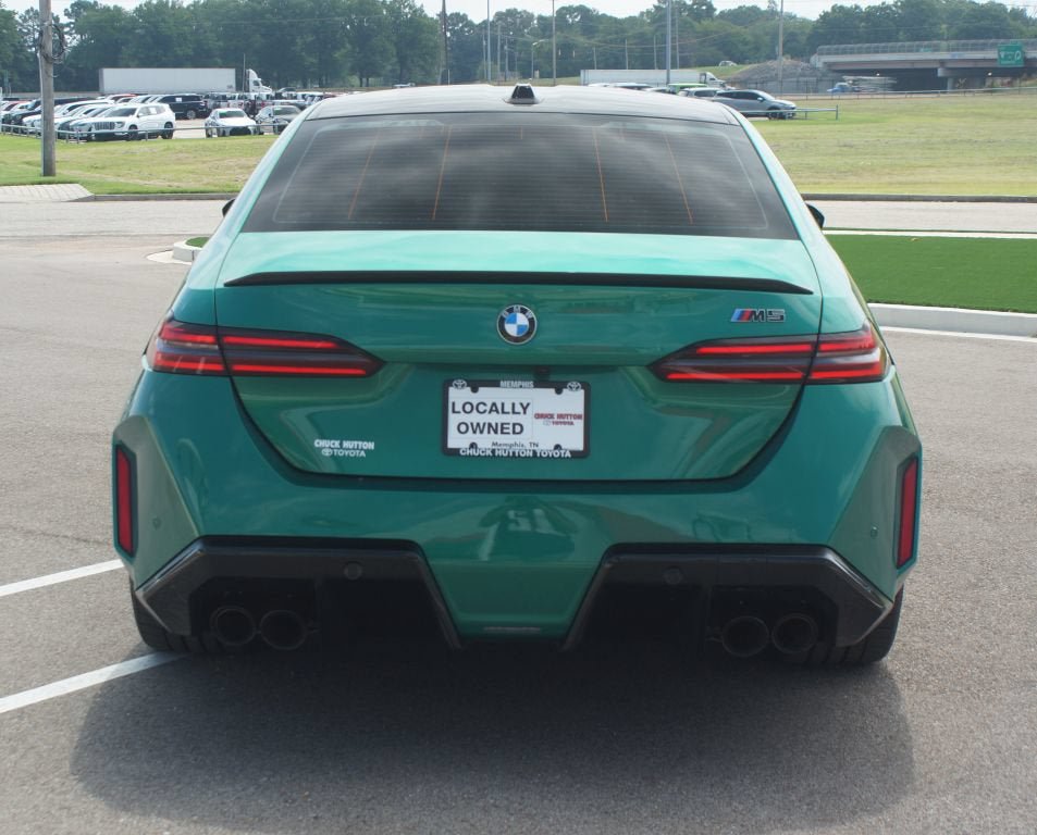 Used 2025 BMW M5 w/ Carbon Package AWD/4WD image 3