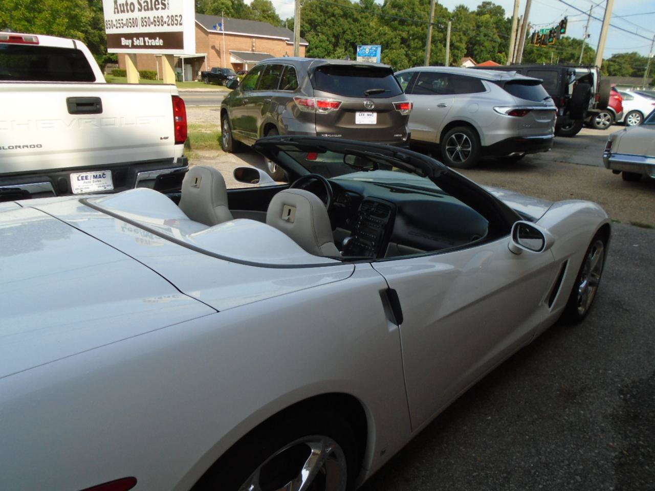 Used 2009 Chevrolet Corvette Convertible w/ Preferred Equipment Group RWD image 21