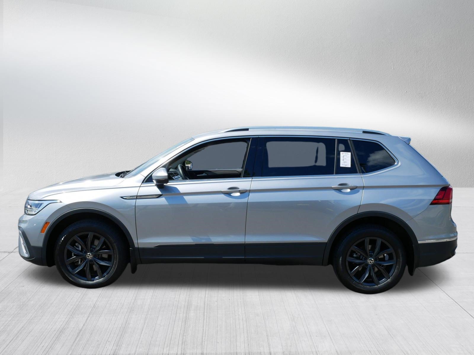 Certified 2024 Volkswagen Tiguan SE AWD/4WD image 4