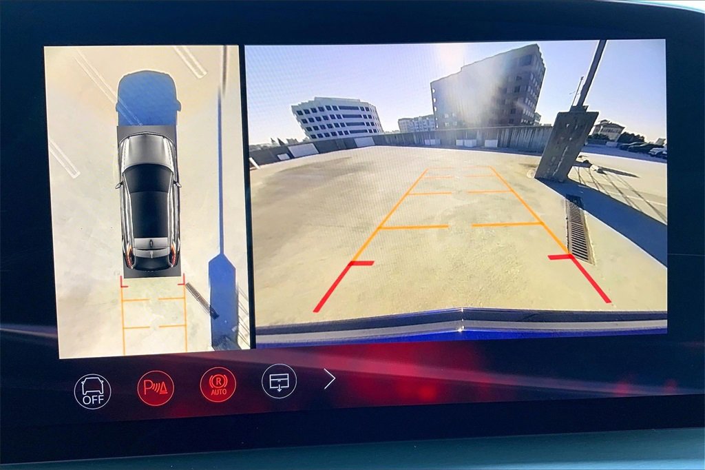 New 2026 Cadillac Lyriq V image 27