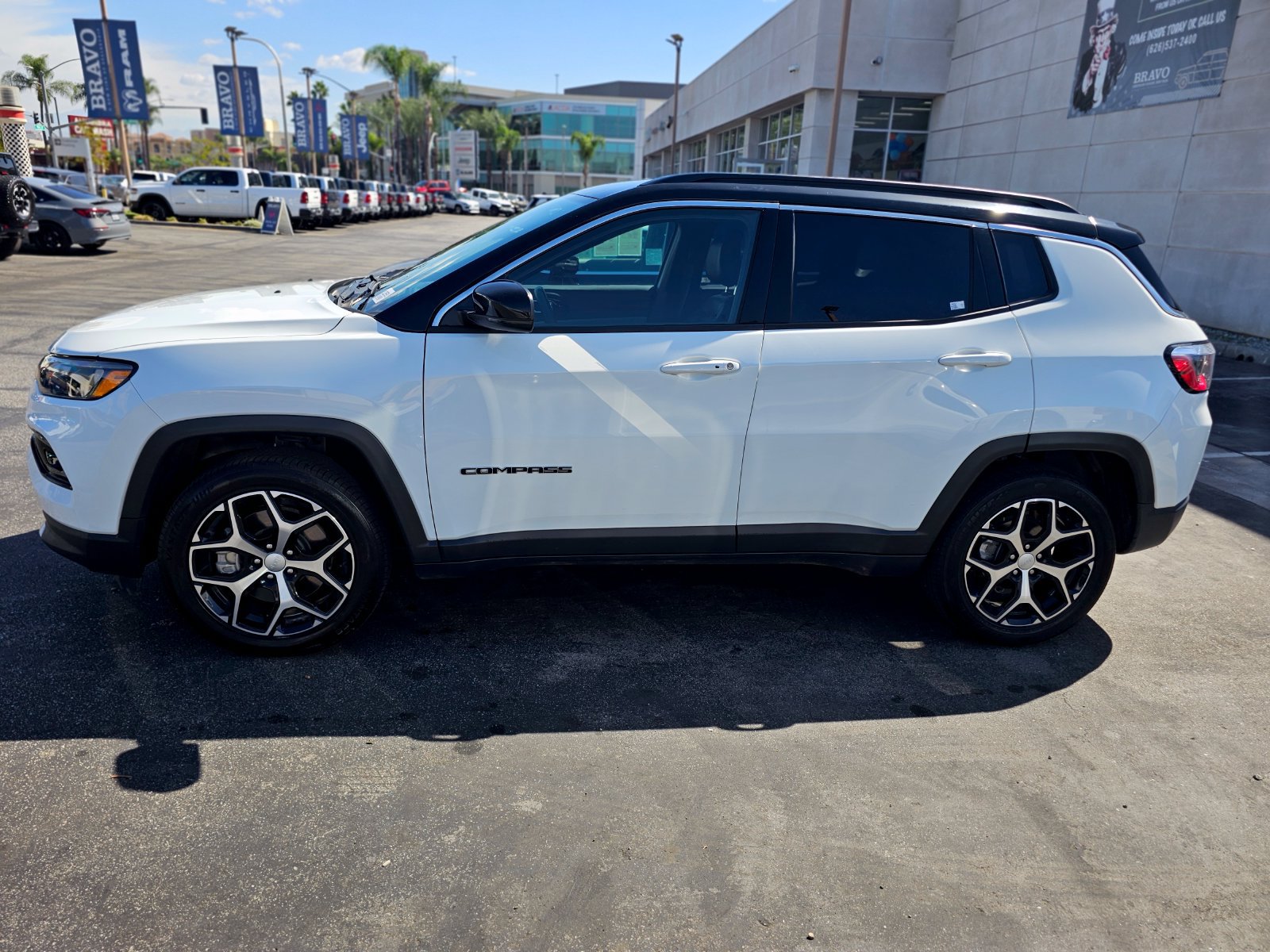 Used 2024 Jeep Compass Limited AWD/4WD image 5