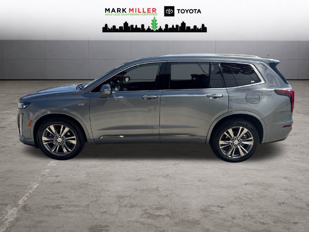 Used 2023 Cadillac XT6 Premium Luxury w/ Technology Package AWD/4WD image 2