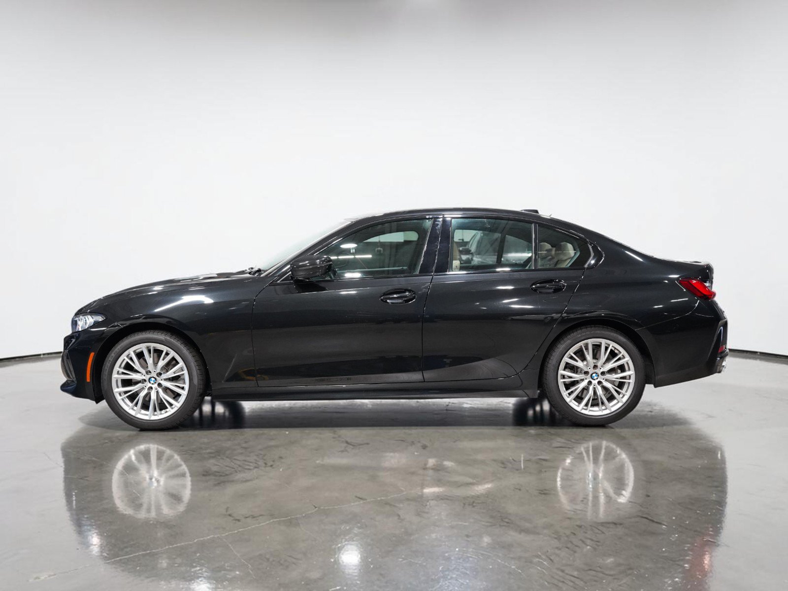Used 2023 BMW 330i xDrive Sedan w/ Premium Package AWD/4WD image 15