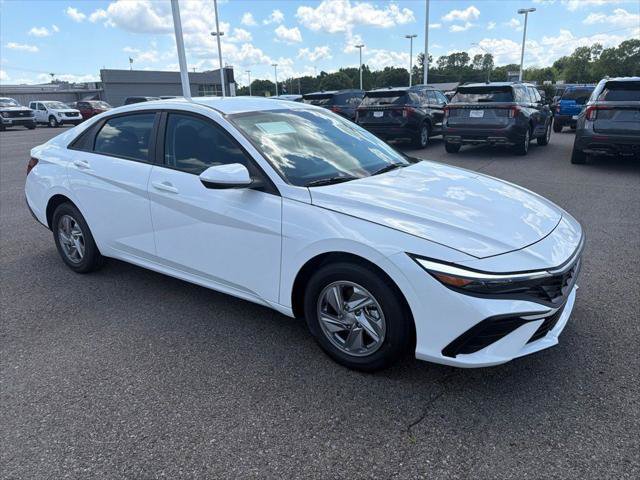 New 2026 Hyundai Elantra SE