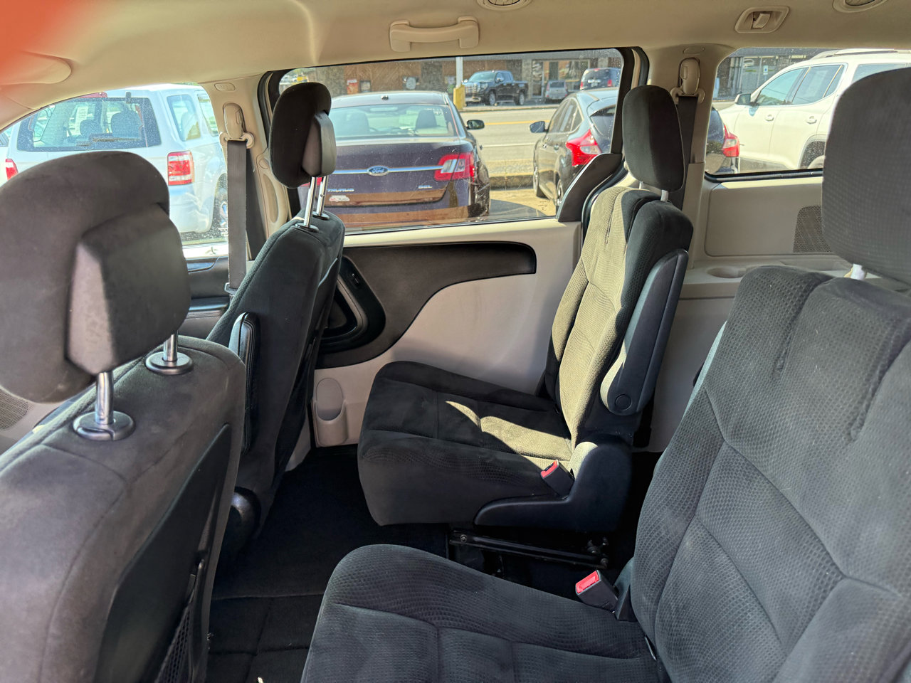 Used 2016 Dodge Grand Caravan SXT image 40